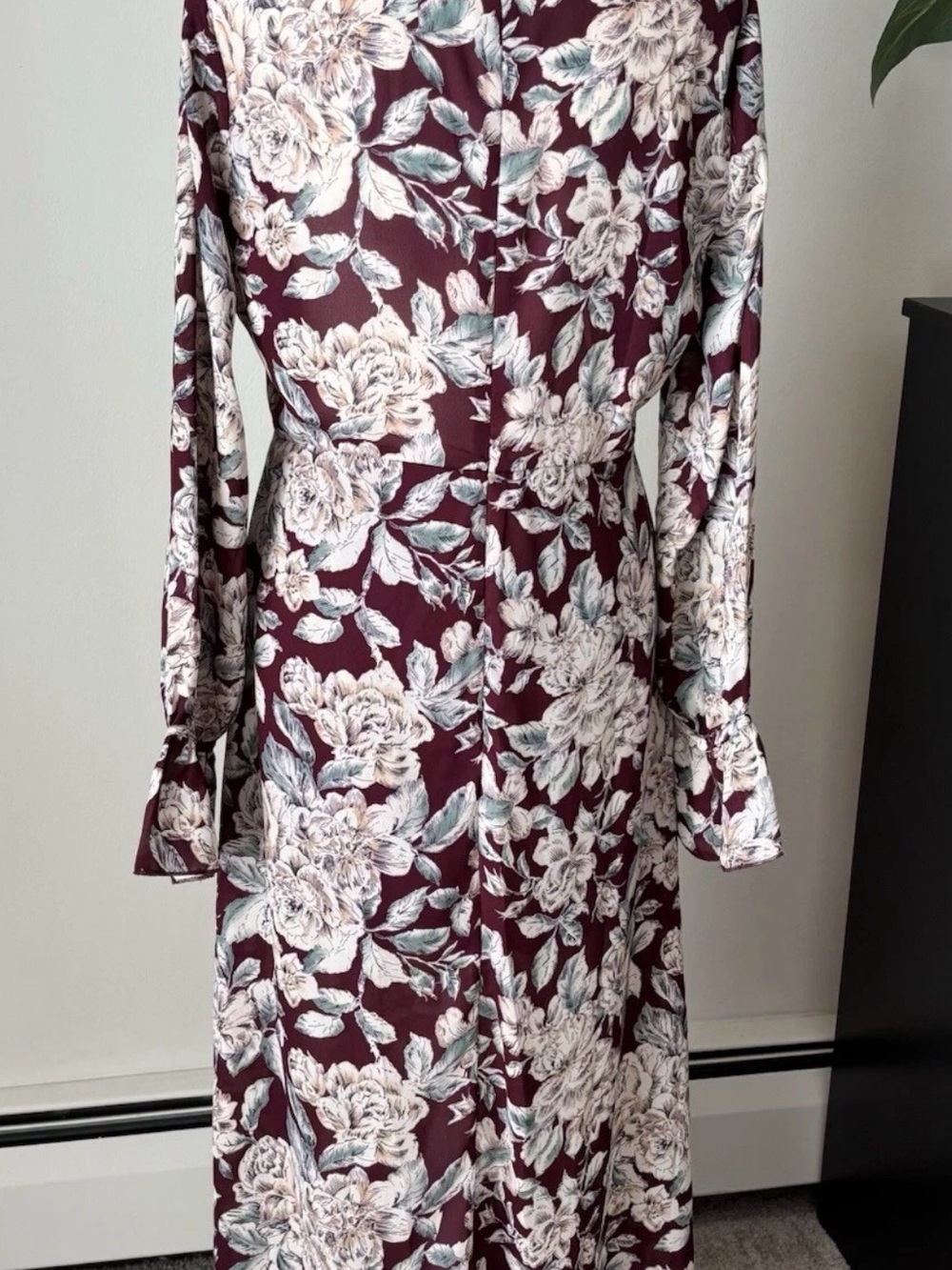 Honey Belle Plum Floral Choker V‑Neck Maxi Dress - Picture 6 of 12